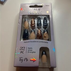 CALA Nail Art Press-On Nails - Navy and Gold